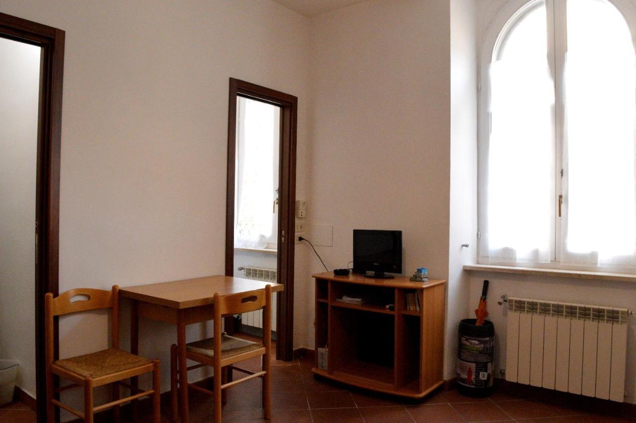 Casa Vacanze Little Queen โรม ภายนอก รูปภาพ